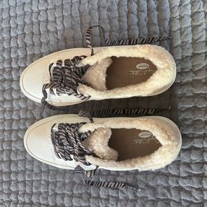 Dr Scholl’s All in Cozy Faux Shearling Sneaker - size 8